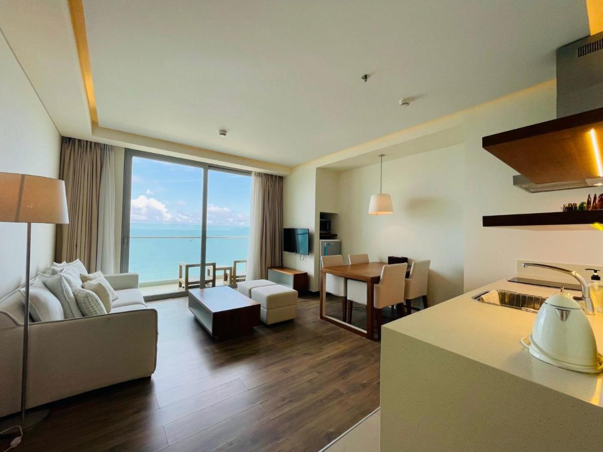Stunning Apartments Across My Khe Beach ! Rooftop Pool & Gym Danang Exterior photo