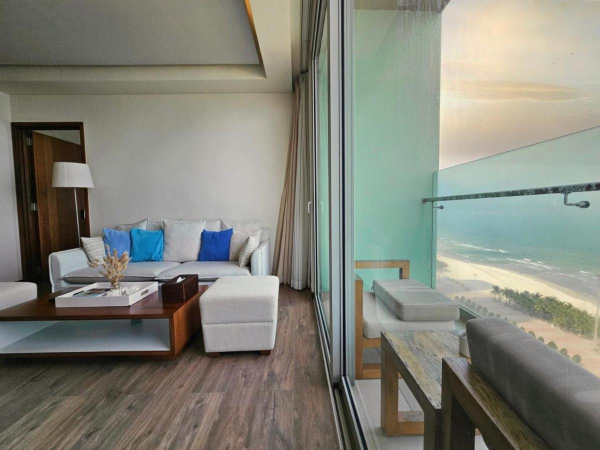 Stunning Apartments Across My Khe Beach ! Rooftop Pool & Gym Danang Exterior photo