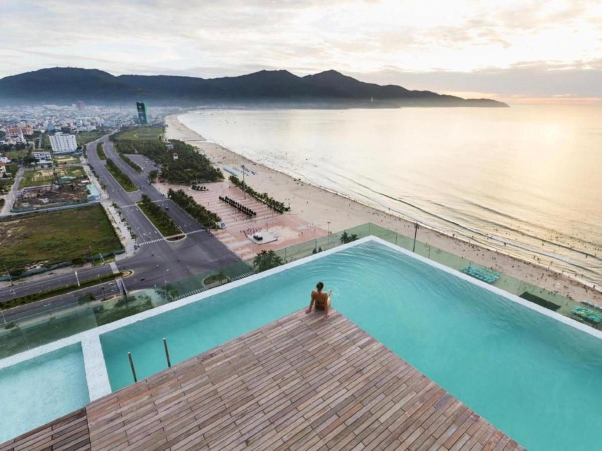 Stunning Apartments Across My Khe Beach ! Rooftop Pool & Gym Danang Exterior photo