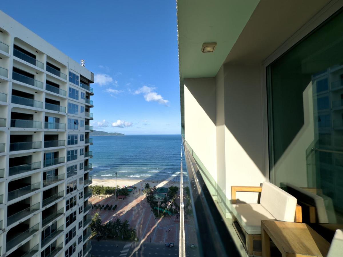 Stunning Apartments Across My Khe Beach ! Rooftop Pool & Gym Danang Exterior photo