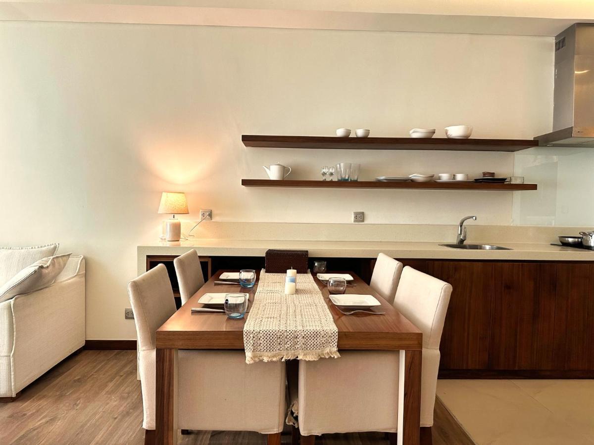 Stunning Apartments Across My Khe Beach ! Rooftop Pool & Gym Danang Exterior photo