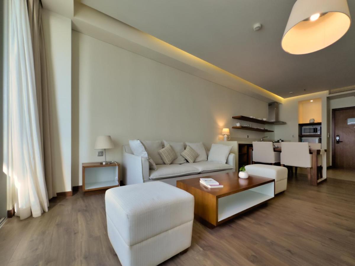 Stunning Apartments Across My Khe Beach ! Rooftop Pool & Gym Danang Exterior photo