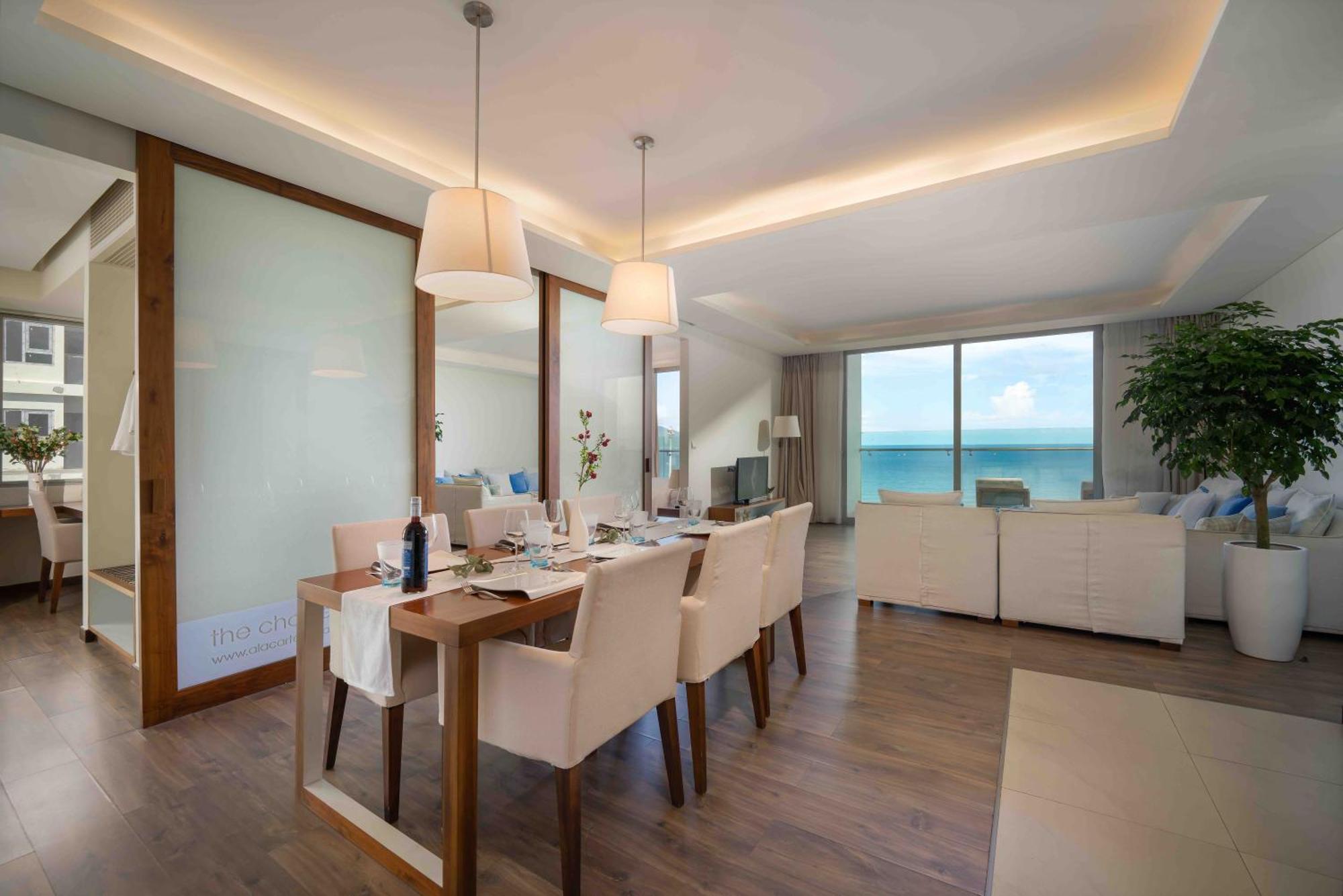 Stunning Apartments Across My Khe Beach ! Rooftop Pool & Gym Danang Exterior photo