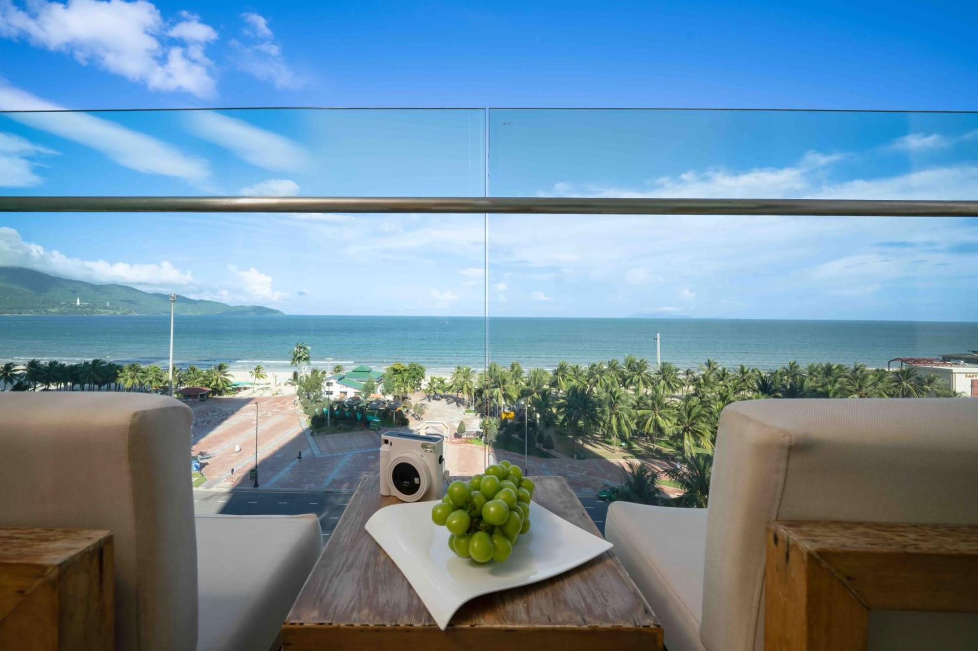 Stunning Apartments Across My Khe Beach ! Rooftop Pool & Gym Danang Exterior photo
