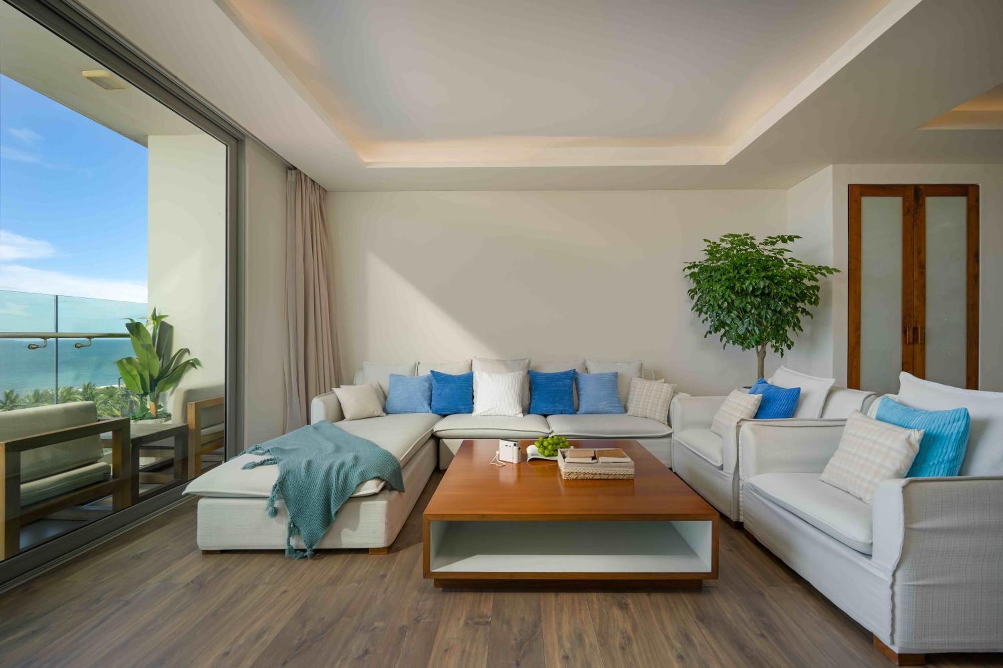 Stunning Apartments Across My Khe Beach ! Rooftop Pool & Gym Danang Exterior photo